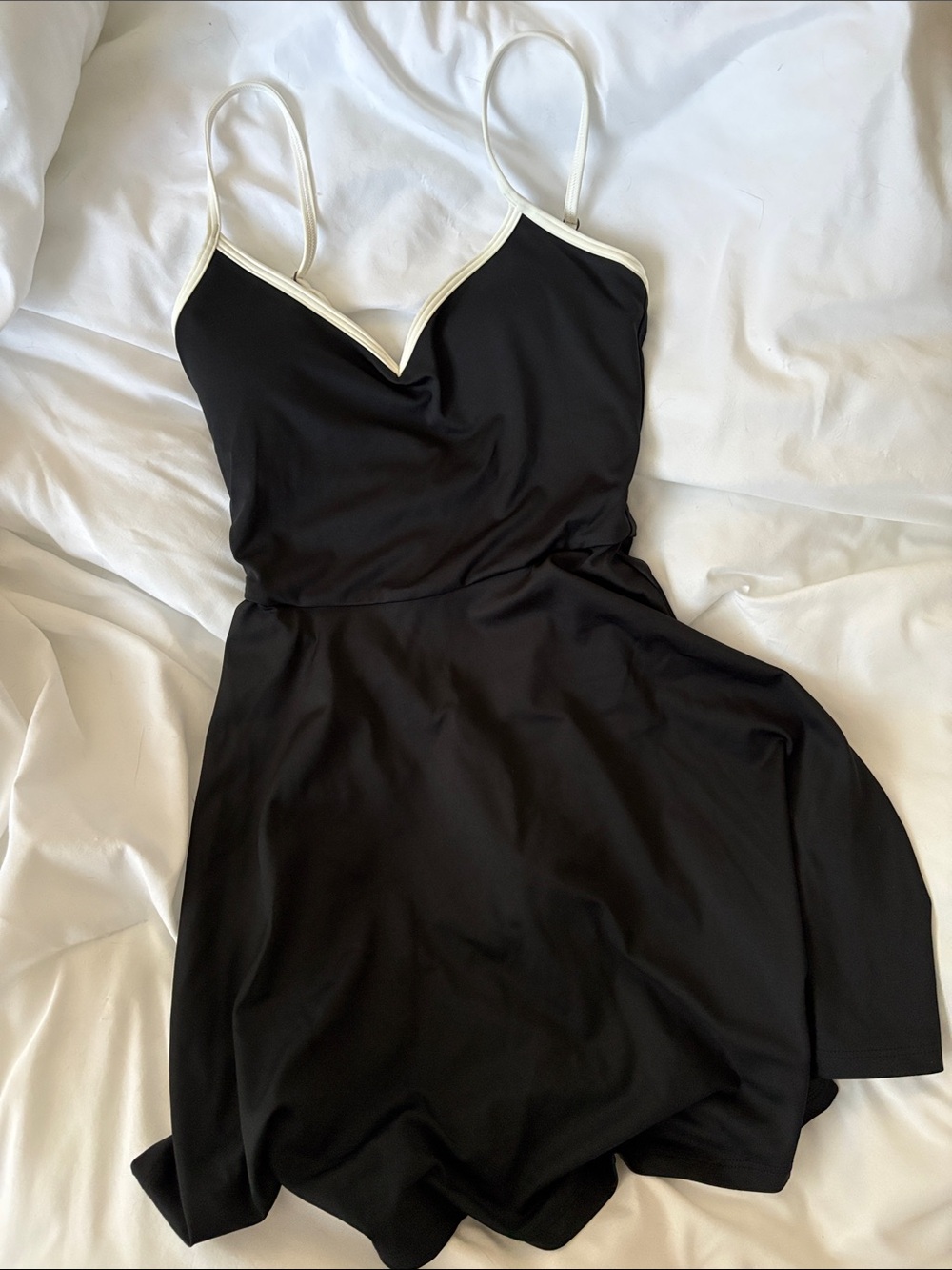 Abercrombie Gilly Hicks XS Black & White Activewear Dress Skort Mini